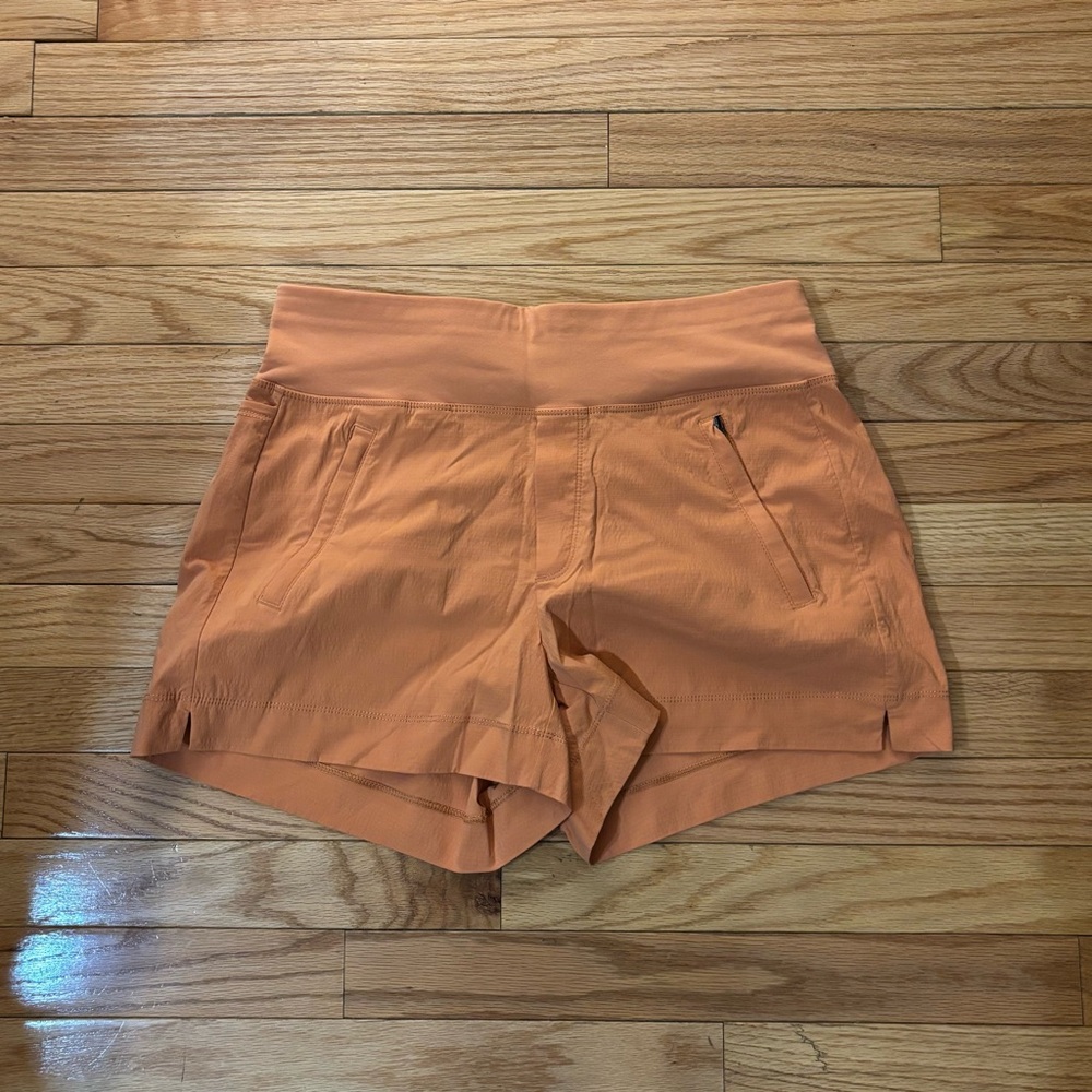 Athleta Trekkie North Short Orange Shorts - Size 6